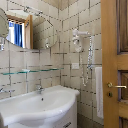 Portoselvaggio 4*